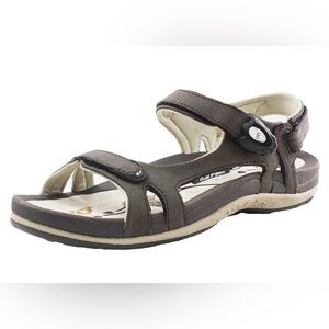 Gold Pigeon Signature Womens Size US 5 35 Hiking Sandals Snap Lock strap shoes